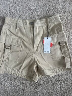 Cider NWT Beige Utility Cargo Shorts